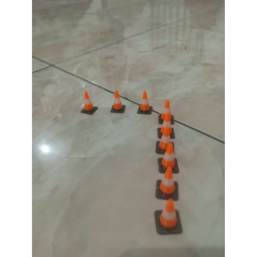 Traffic Cone Aksesoris Diorama Miniatur Bus Basuri