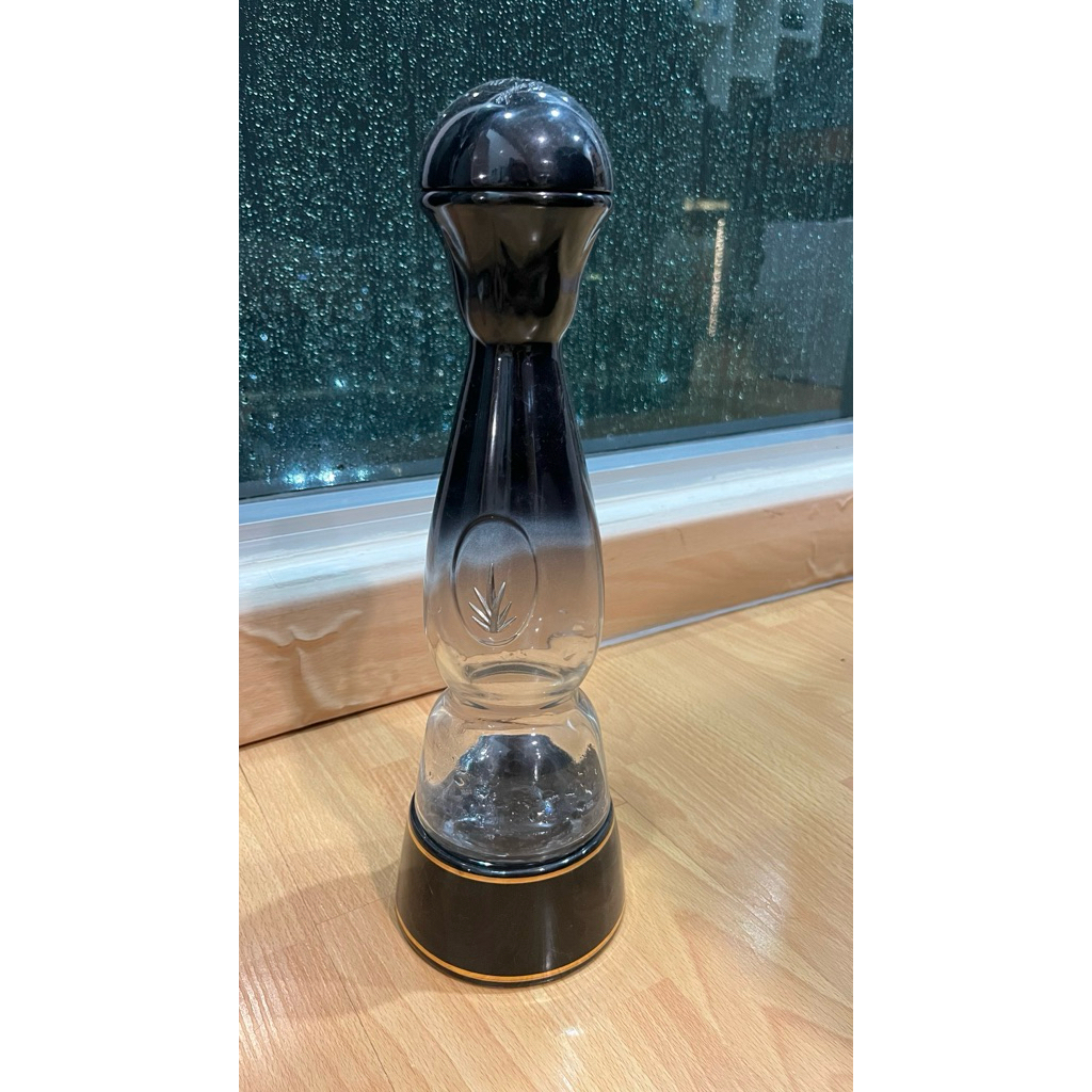 Botol kosong Clase Azul