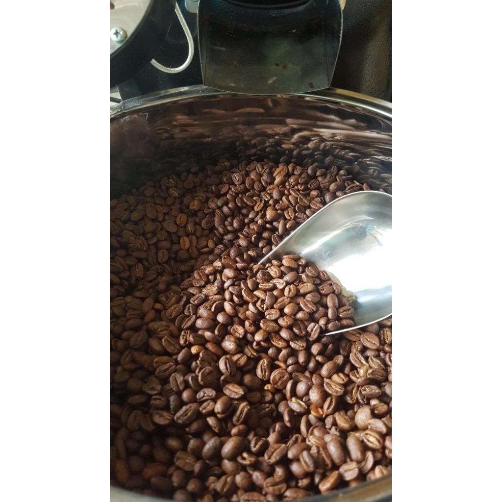 

Roast Bean 1kg | Robusta | Biji Kopi Sangrai | Matang