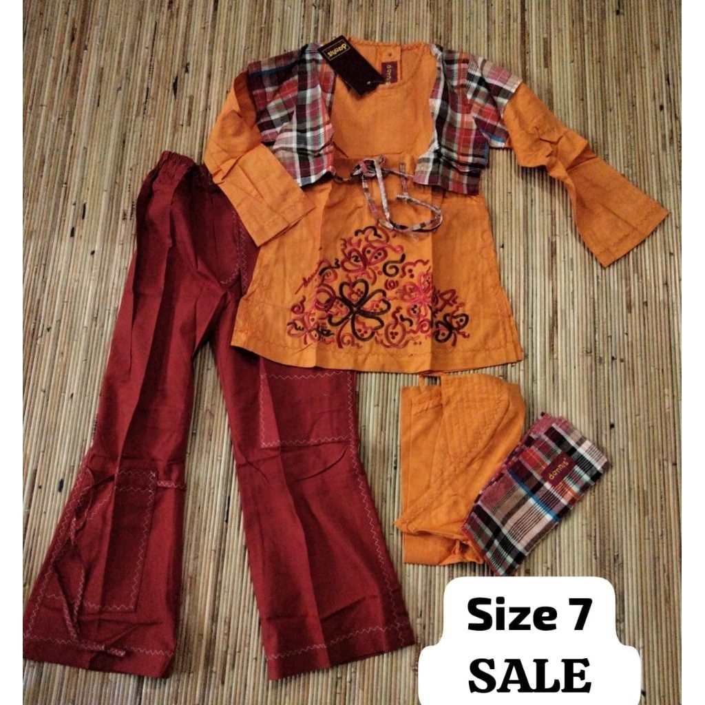 SALE 50% ANAK DANNIS SIZE 7