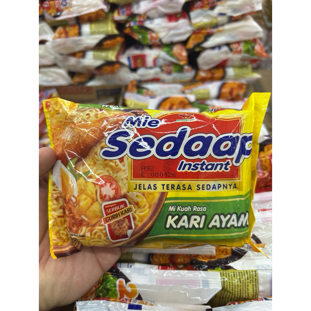 

Sedaap Mi instant rasa kari ayam 72gram