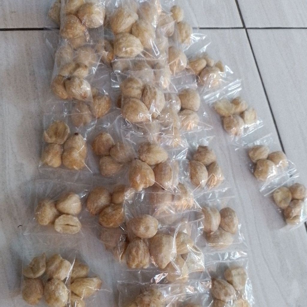 

kemiri bulat kemasan renceng / 1 renceng isi 6 bungkus