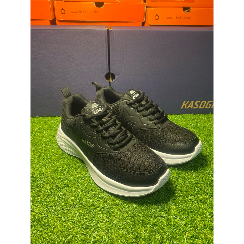 Sepatu sekolah - oricon by kasogi warna hitam putih