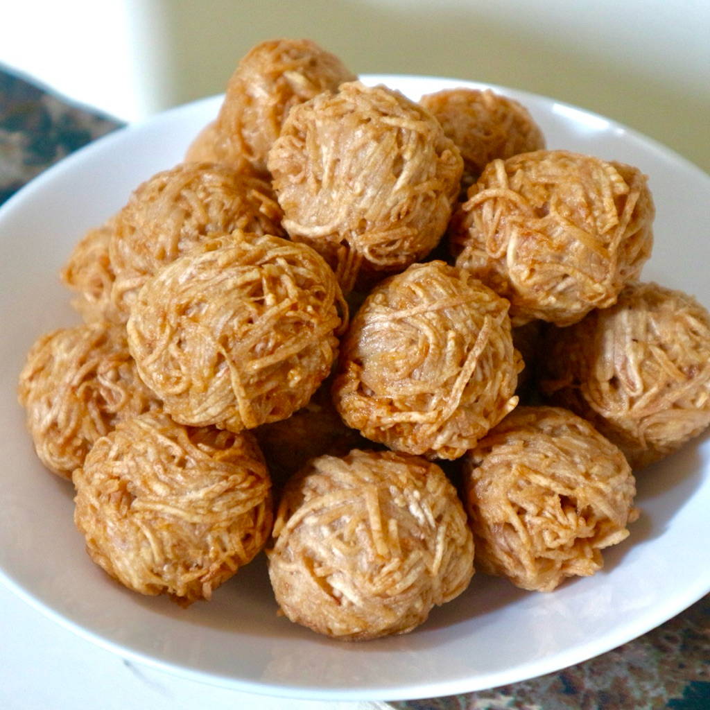 

Uyen Goreng/Talas Goreng/8 pcs/Tepung hanya untuk pelekat