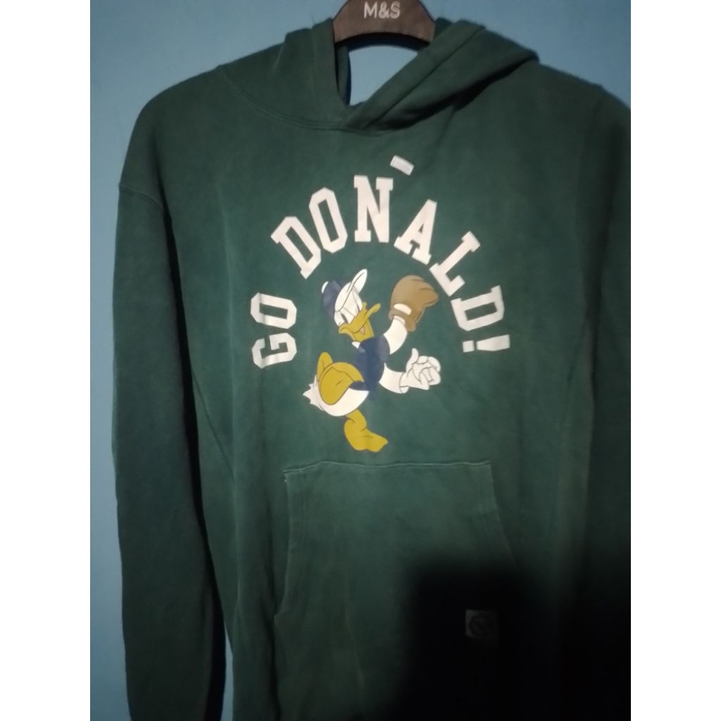 hoodie uniqlo colab disney