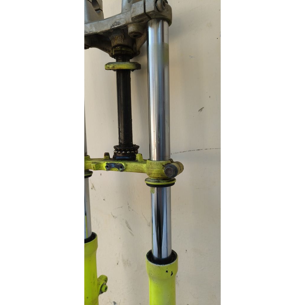 Shock Sok Depan Vixion New Original