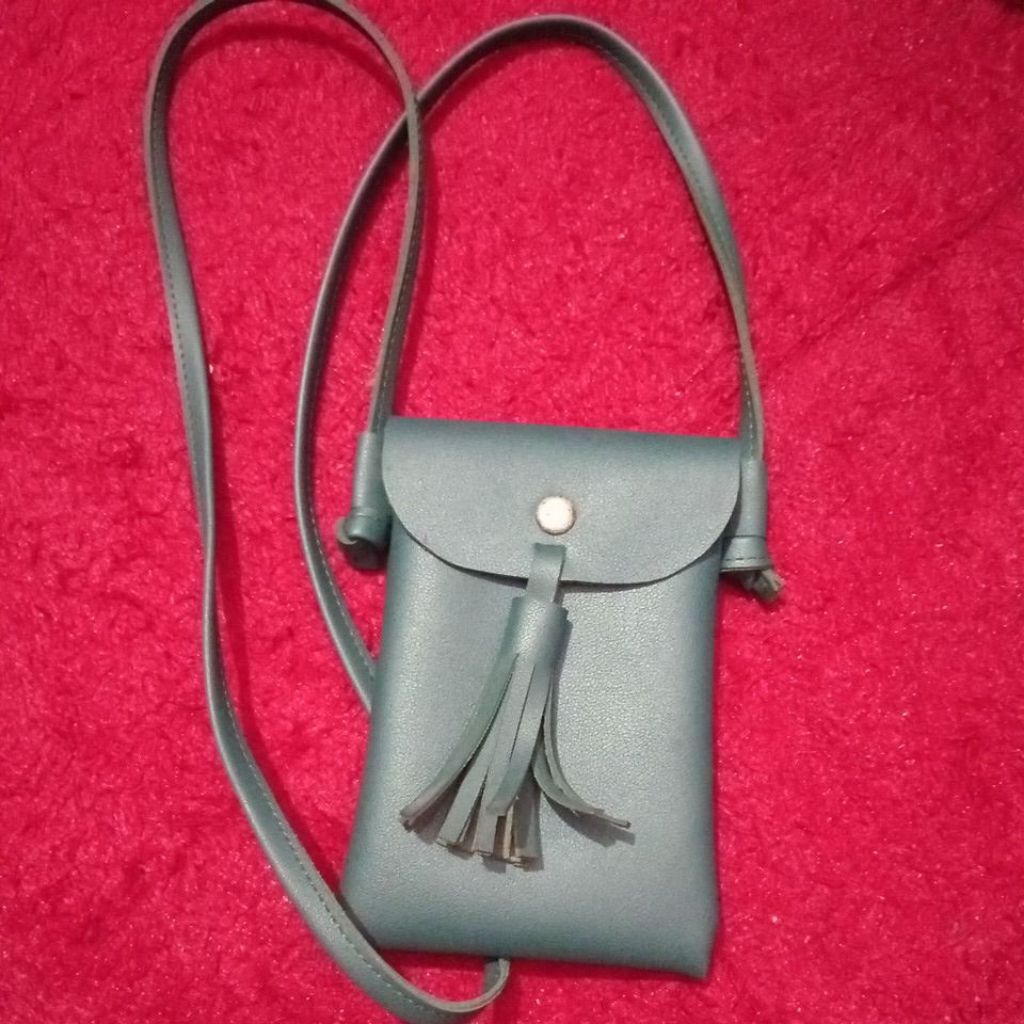 preloved Tas selempang warna hijau tua