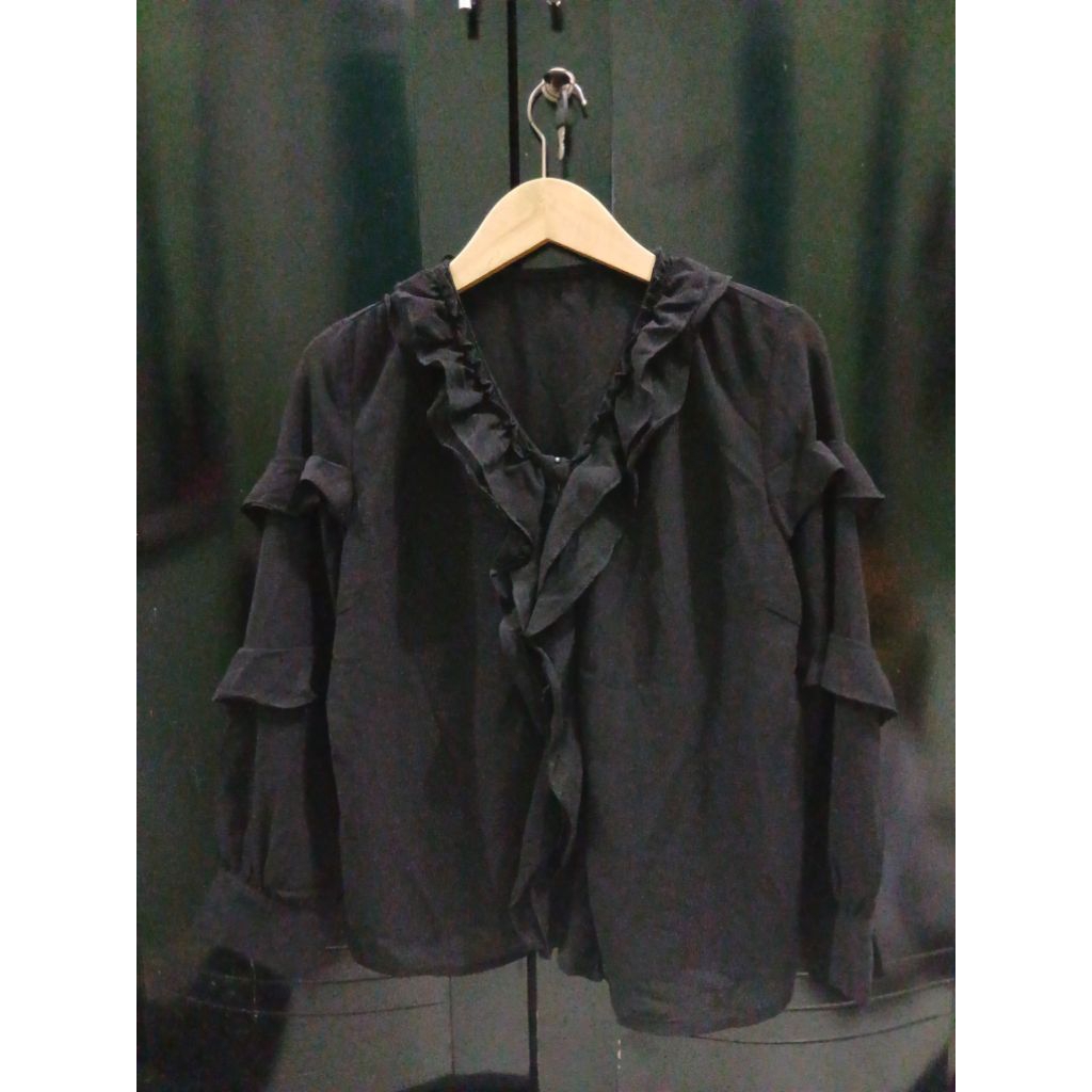 (COD)ADA MINUS Atasan kemeja ruffel lengan balon wanita warna hitam