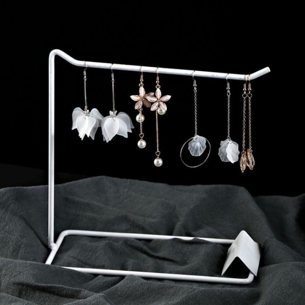 gantungan aksesoris gelang / rak display organizer tempat perhiasan aksesoris besi tebal hitam putih