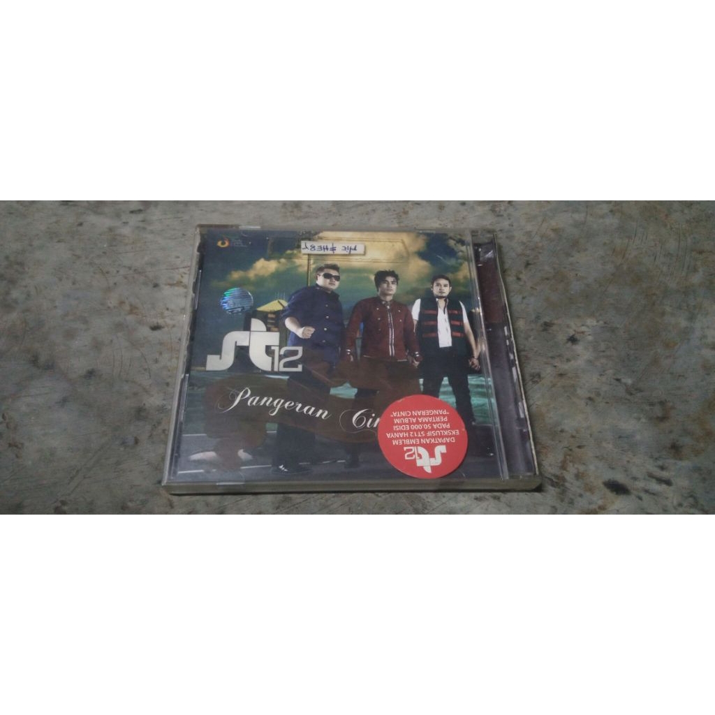 Cover CD st 12 Pangeran cinta