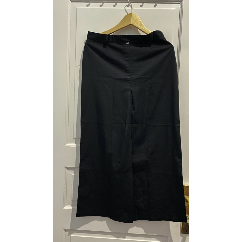 [PRELOVED] Rok Span Panjang Hitam Rok Span Belah Tengah Rempel Depan Sekolah Kerja Hitam