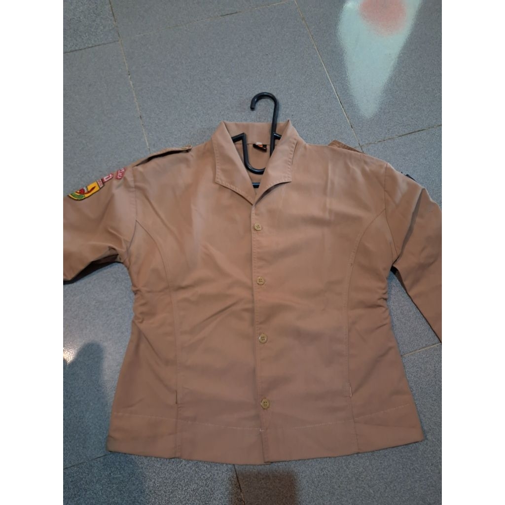 seragam pramuka crop