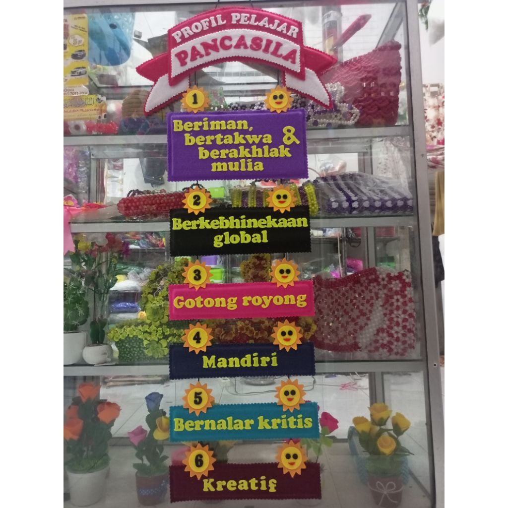 hiasan dinding kelas profil pelajar Pancasila dari kain flanel