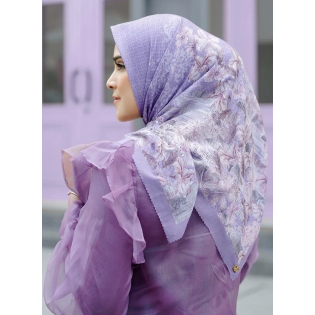 BUTTONSCARVES Malaya Iris