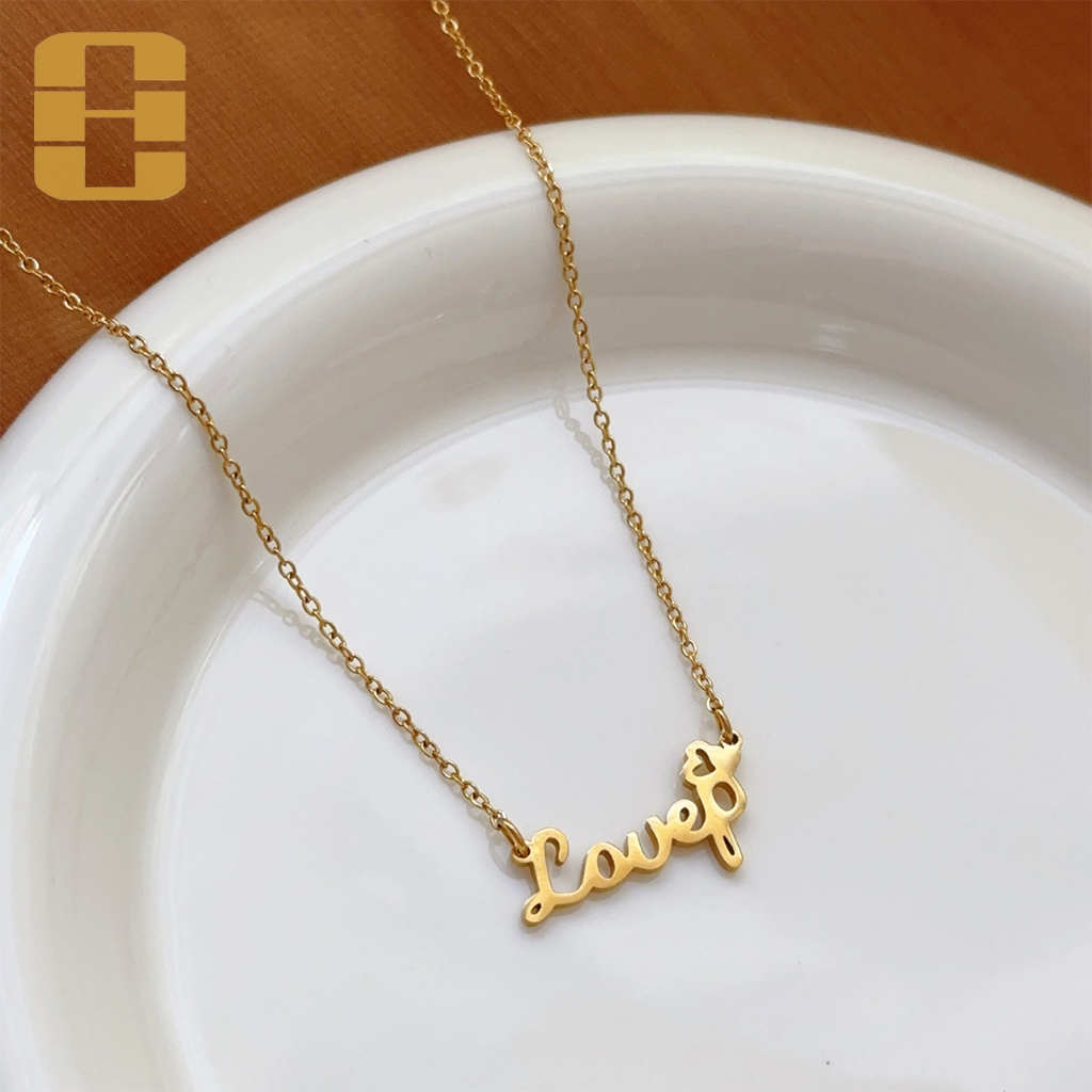 Kalung Alfabet Huruf Love Lapis Emas Titanium Anti Karat Sederhana Wanita N069
