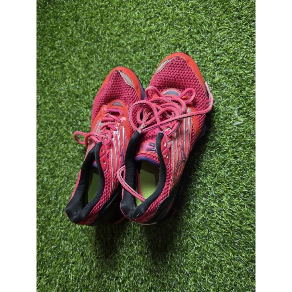 SEPATU SECOND ORI MIZUNO 38