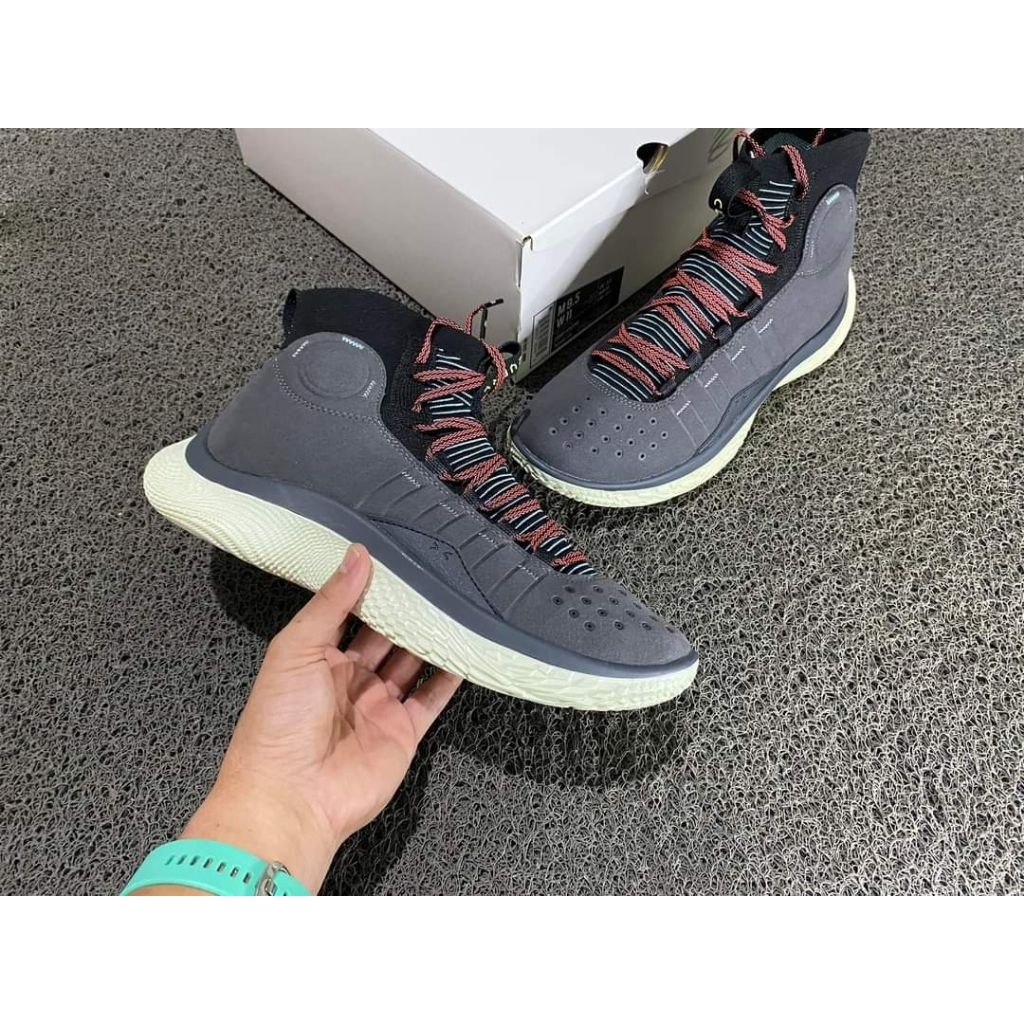 SEPATU CURRY 4 FLOTRO JET GRAY