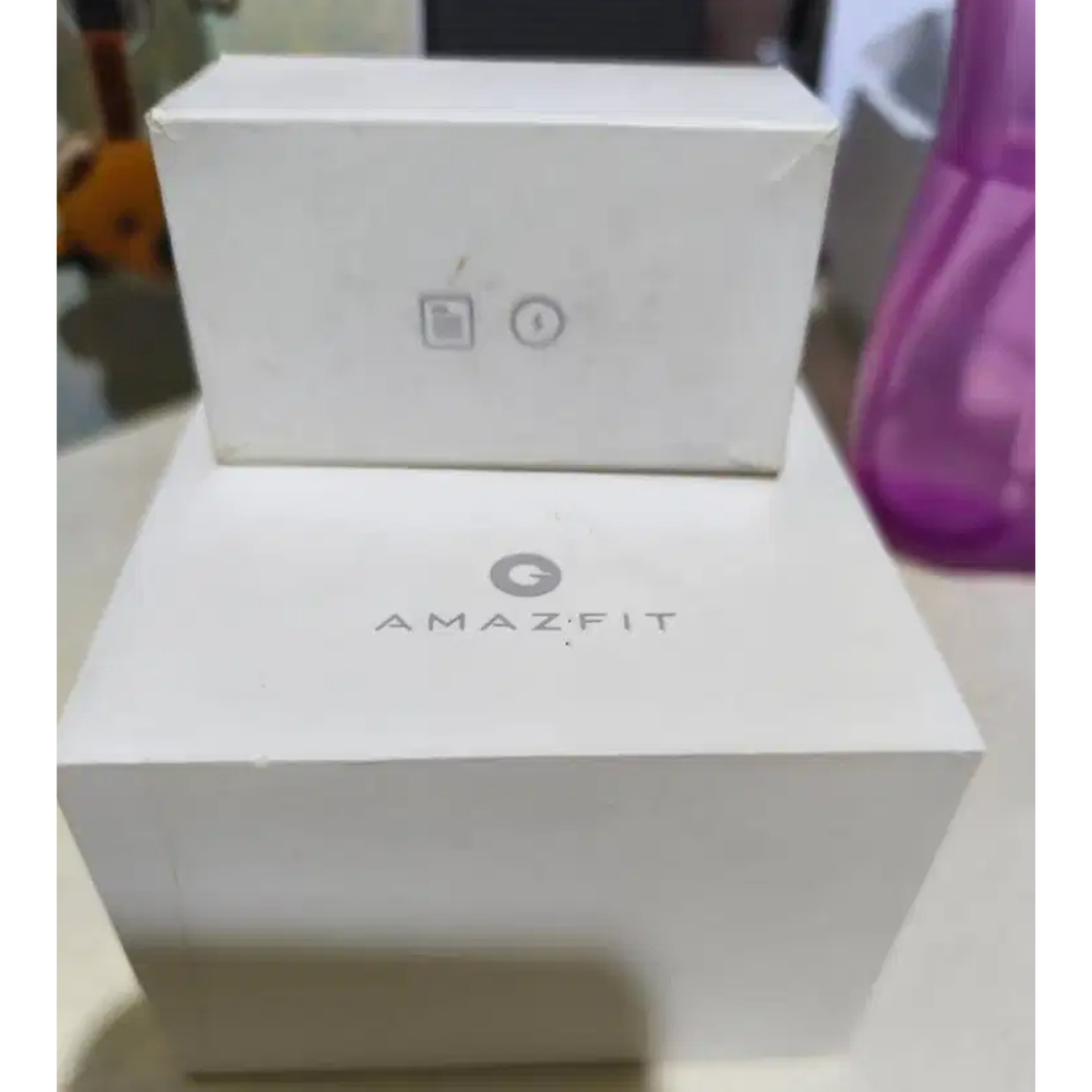 AMAZFIT SMARTWATCH BIP A1608 , Masih mulus, tangan pertama