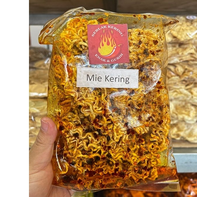 

Mie kering pedas gila 250gr gurih kriuk best seller snack oleh oleh Bandung gratis packing babblewarp