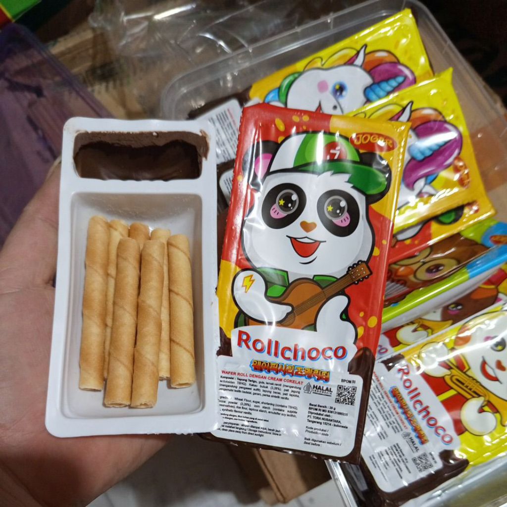 

ROLL CHOCO WAFER ROLL DENGAN CREAM COKELAT COLEK SATUAN 1 PCS@20g