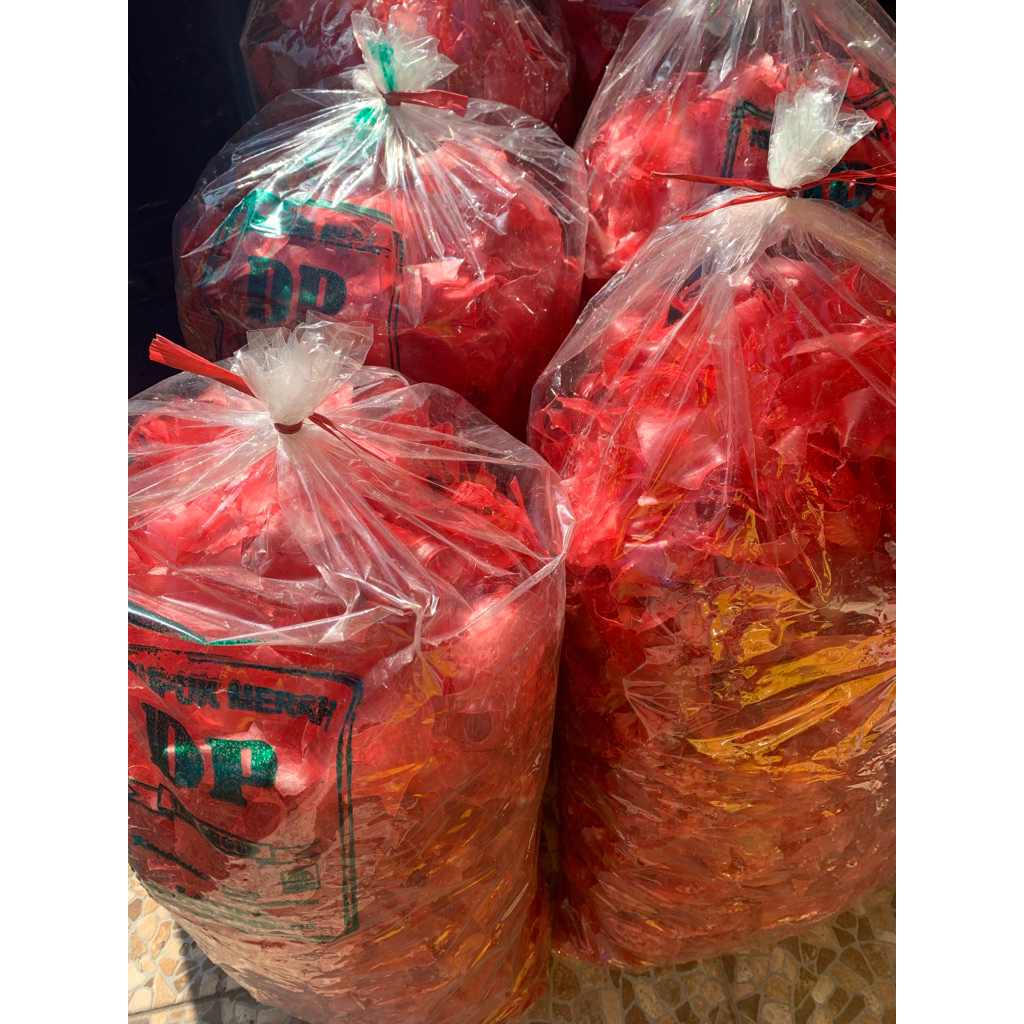 

kerupuk merah 5 kg / 1 Tim mentah tinggal goreng. Padang/ Payakumbuh-Sumatra Barat