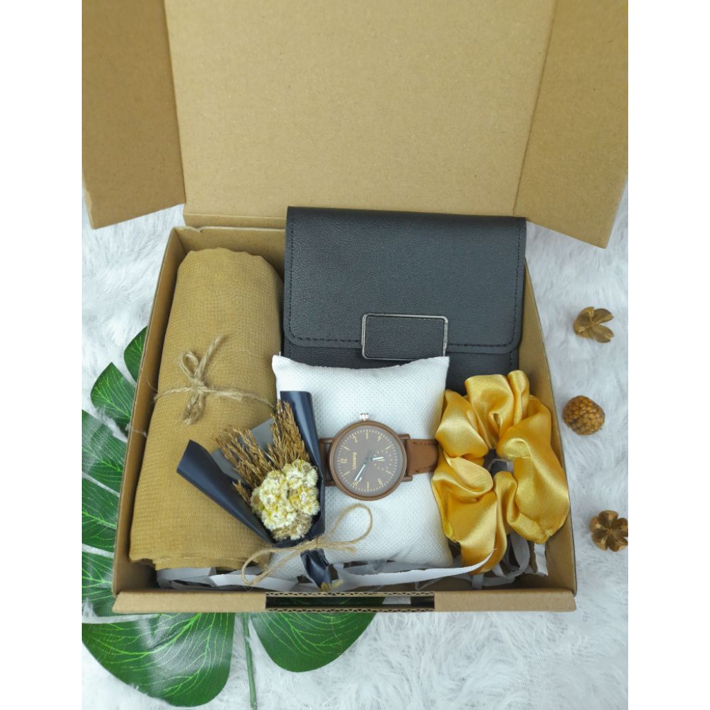 

Kado Hampers Gift Box Hadiah Wanita hijab dan jam tangan/Dompet dan scrunchie kado graduation kado Ulang Tahun Birthday Wisuda Anniversary Pernikahan Wedding