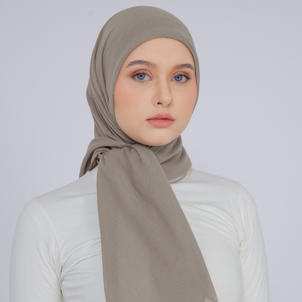 Serénara - Hijab Paris Jepang Premium 115x115cm – Polos • Adem • Tegak • Anti Lepek • Ultrasilk Voil