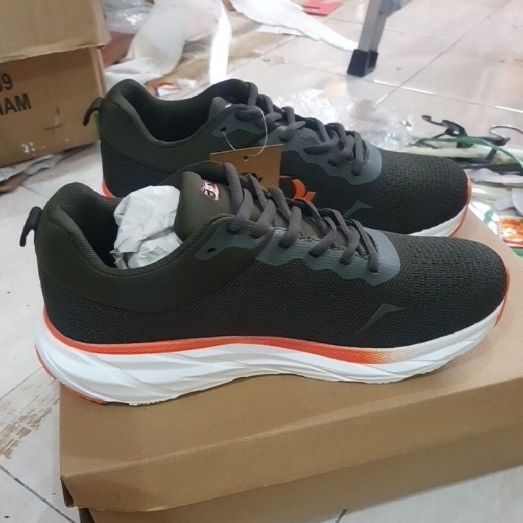 Sepatu astec jonah running