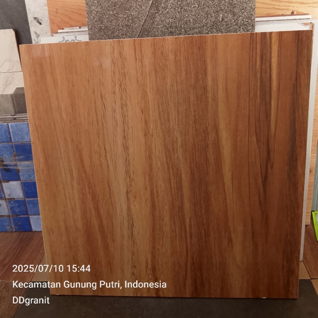 keramik lantai motif kayu sunpower 50x50 glossy~cutting