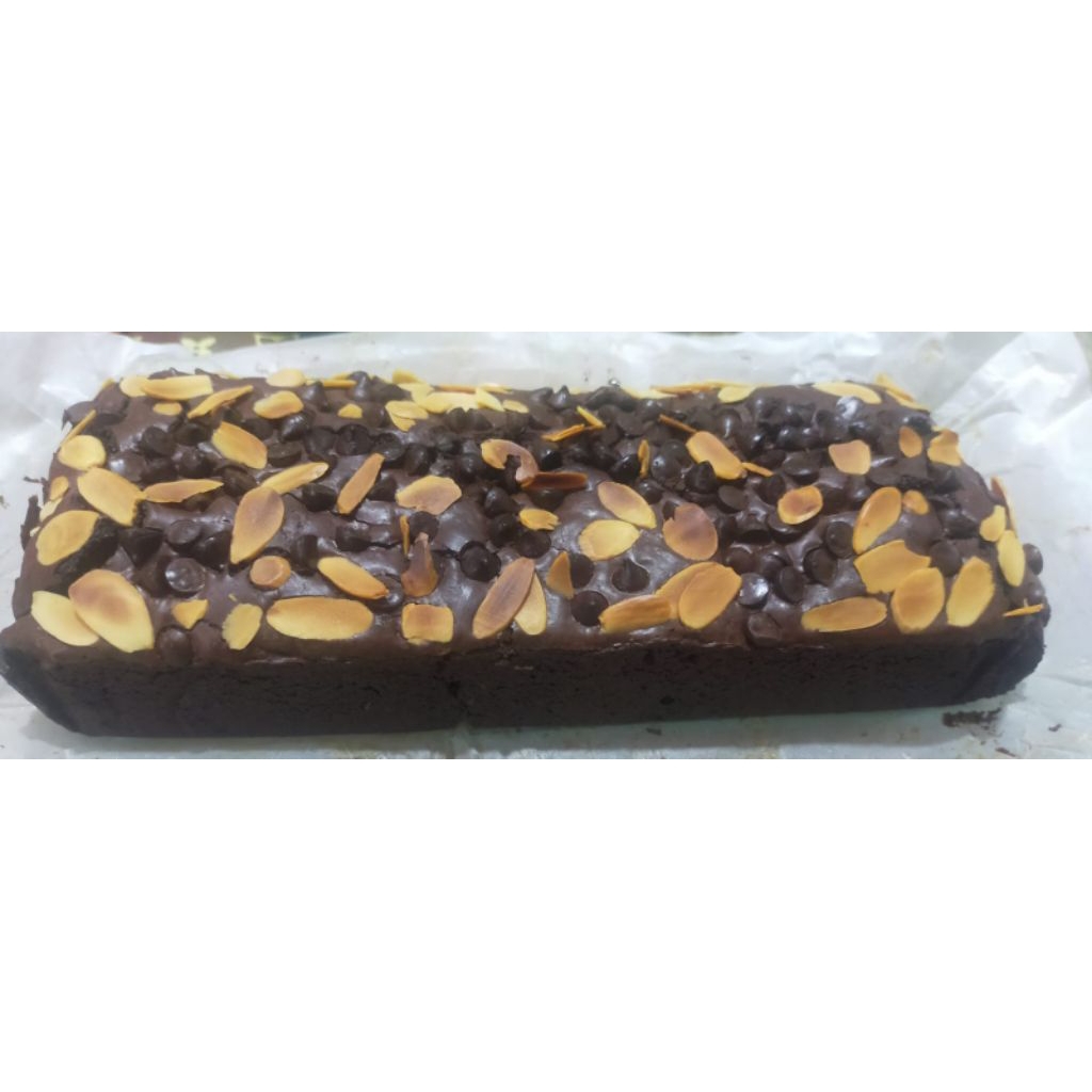 

Brownies Panggang rasanya Nyoklat Banget loyang ukuran 24x10cm Memakai bahan Premium (no pengawet)