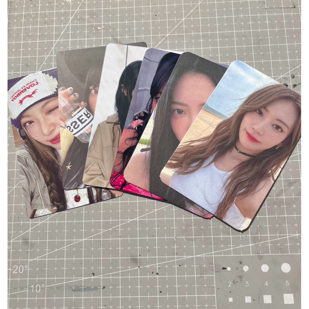 Photocard Le Sserafim Official – Eunchae & Sakura | Album Antifragile, Unforgiven, Easy