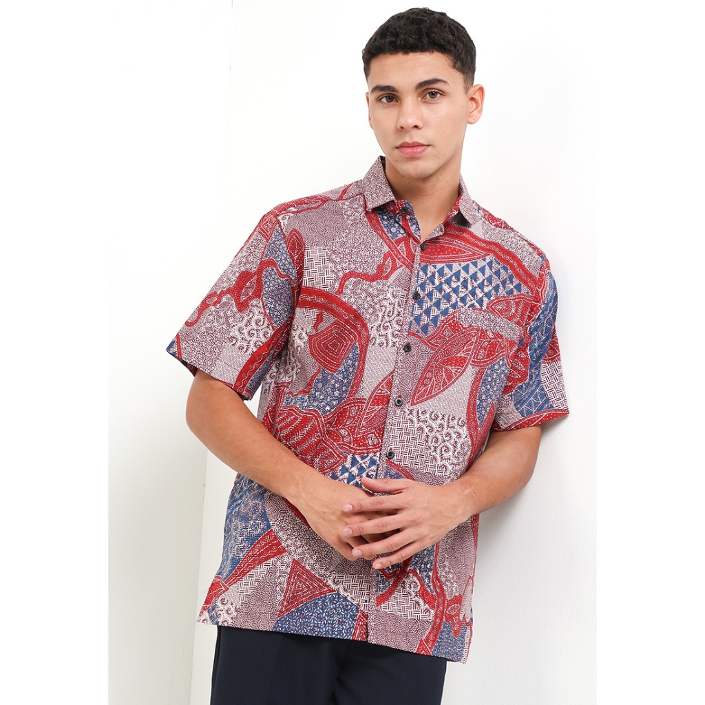 Arjuna Weda Hem Batik Pria Motif Batik Tumpuk