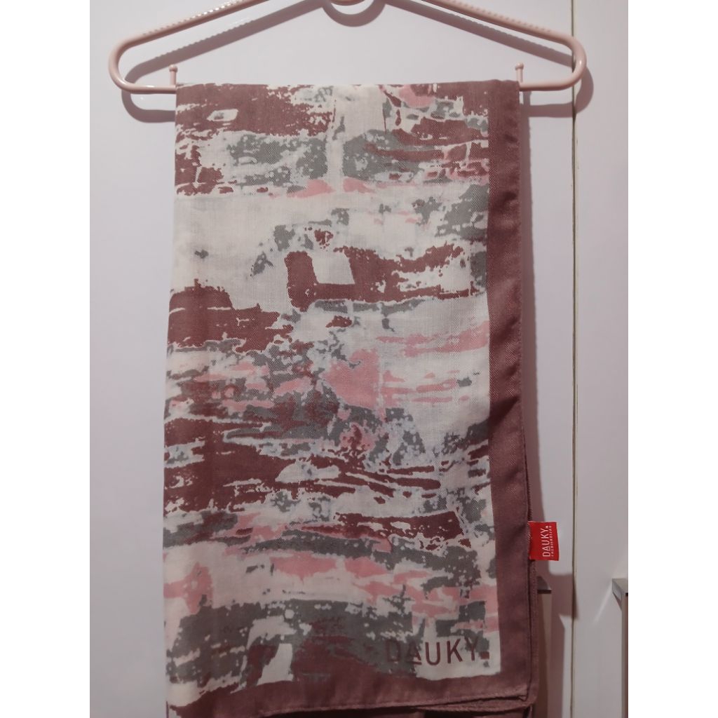 Preloved Hijab Dauky