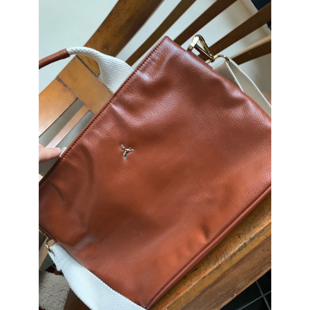 preloved povilo nona slingbag brown