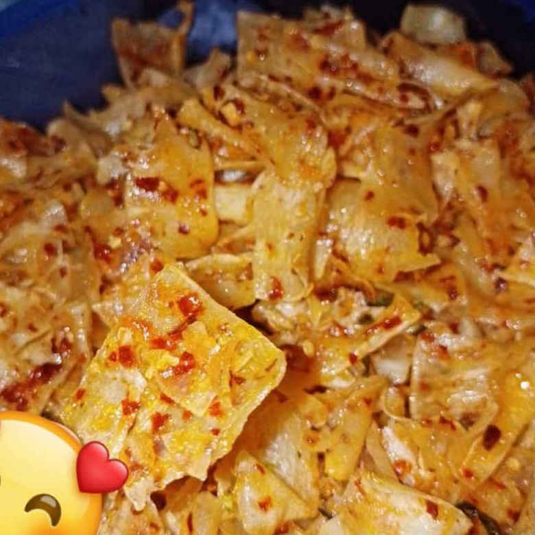 

Keripik Singkong 500gram Renyah Pedas Chili Oil Daun Jeruk // Kripset Pedas Daun Jeruk Chili Oil