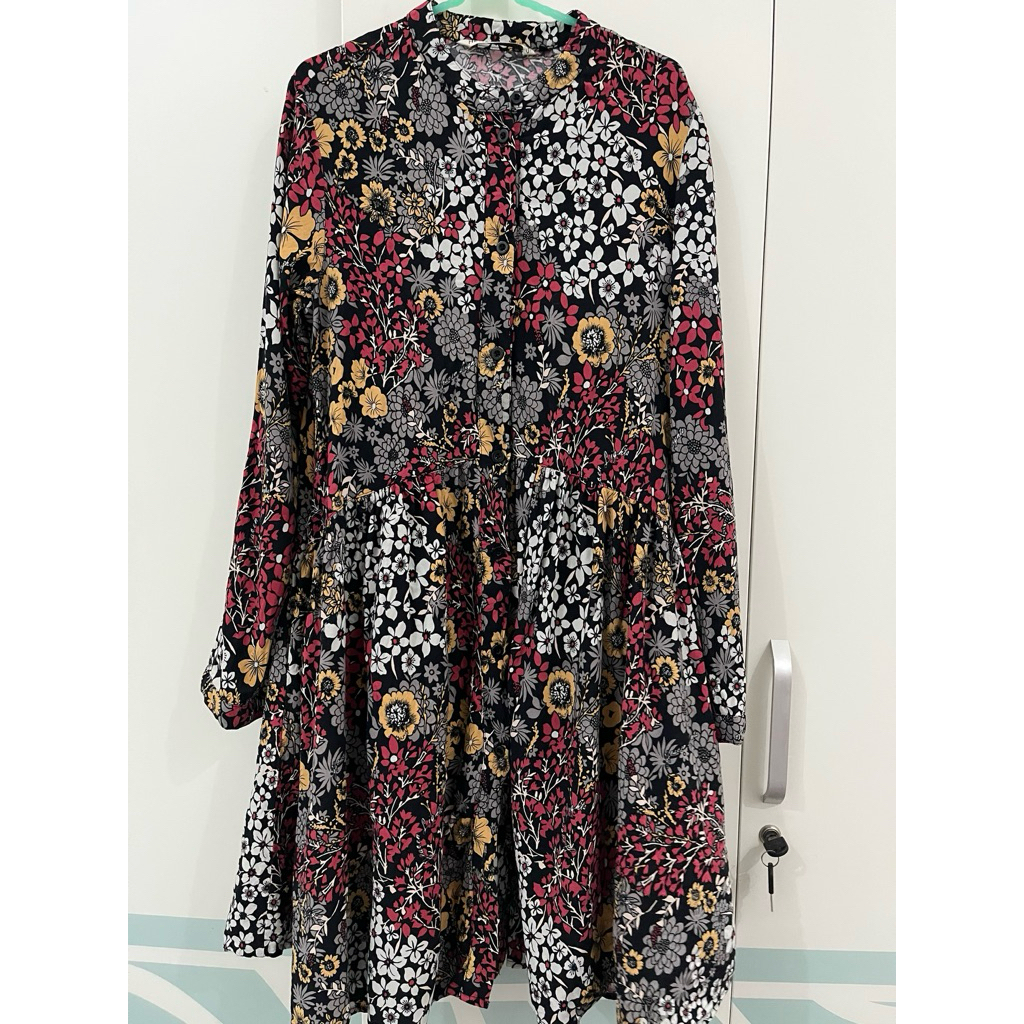 PRELOVED KINARA DAILY BLOUSE HEAVEN LIGHTS