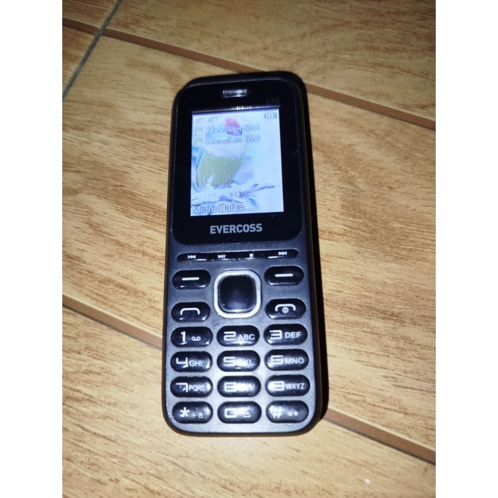 hp jadul normal kesing mulus merek EVERCOSS L7C dobel SIM