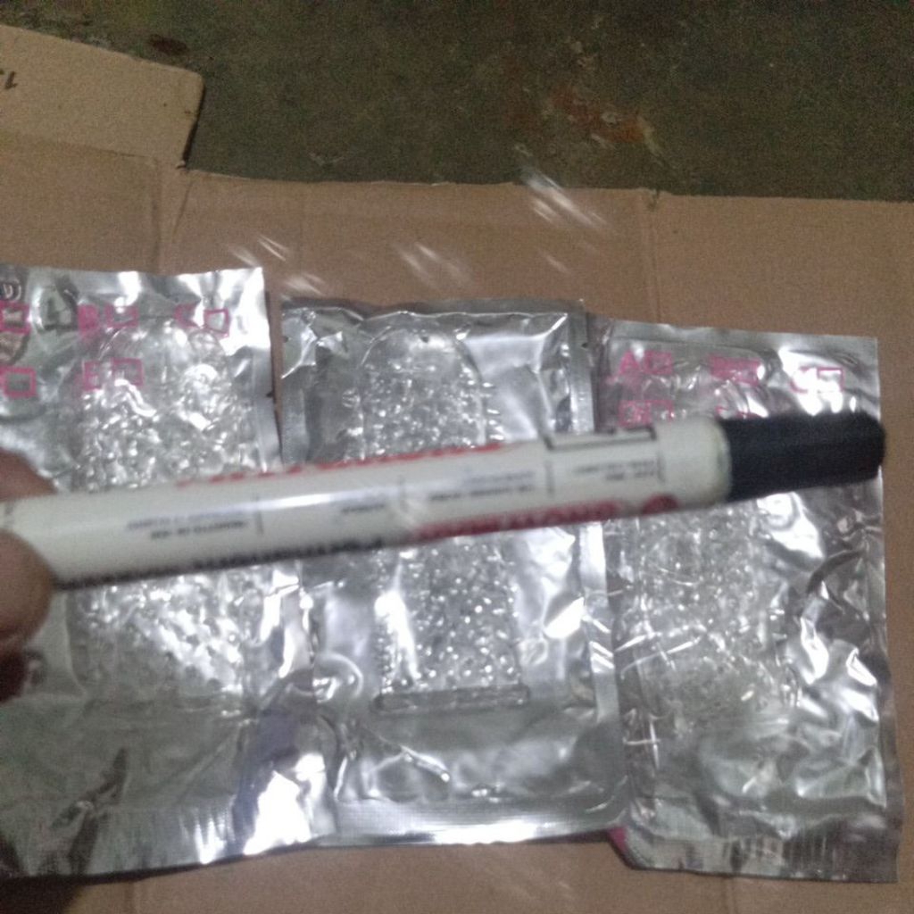 

spidol hitam