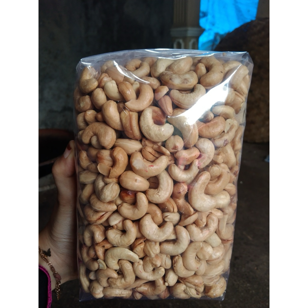 

KACANG METE MEDE WONOGIRI (MATANG) GORENG BAWANG GORENG ORIGINAL WIJEN BAKAR COKLAT PEDAS MANIS OVEN