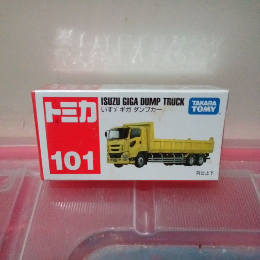 Tomica Isuzu Giga Dump Truk