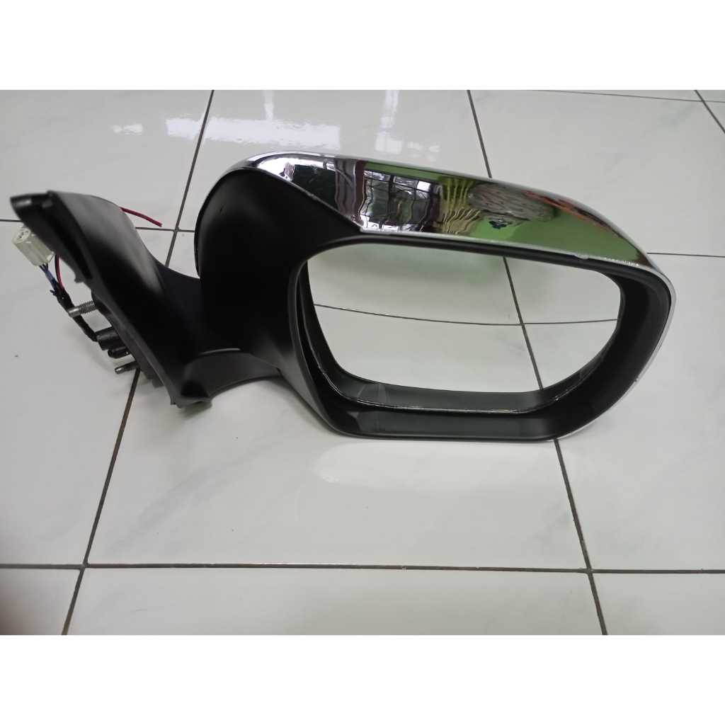 spion mobil suzuki grand vitara
