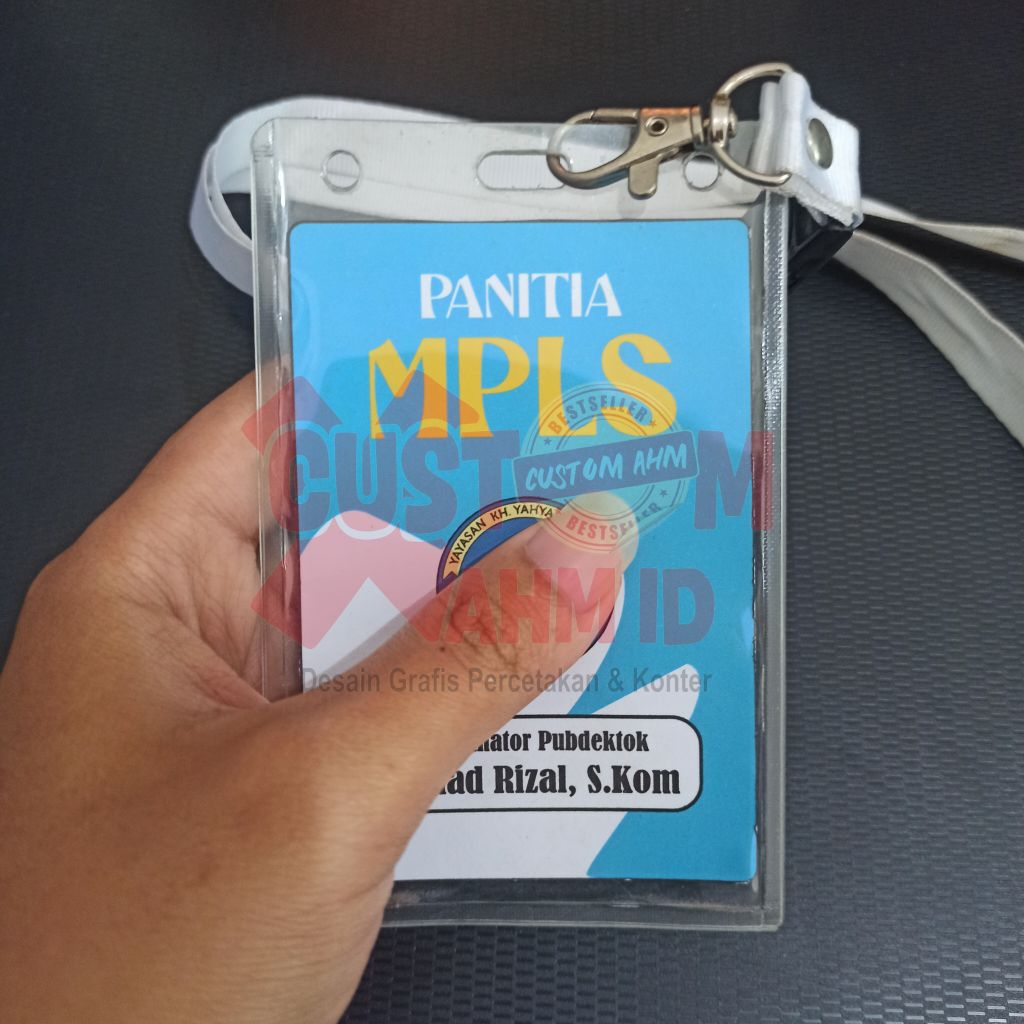 

ID card + tali panitia (bisa dengan cetaknya juga)