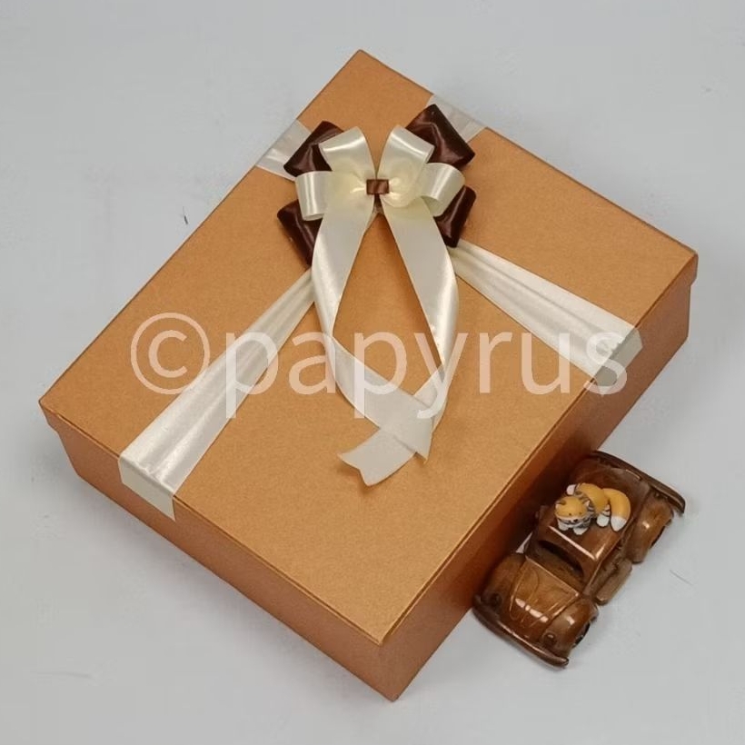 

PAPYRUS 25x30 Tinggi 10cm Kotak Kado Gift Box V3