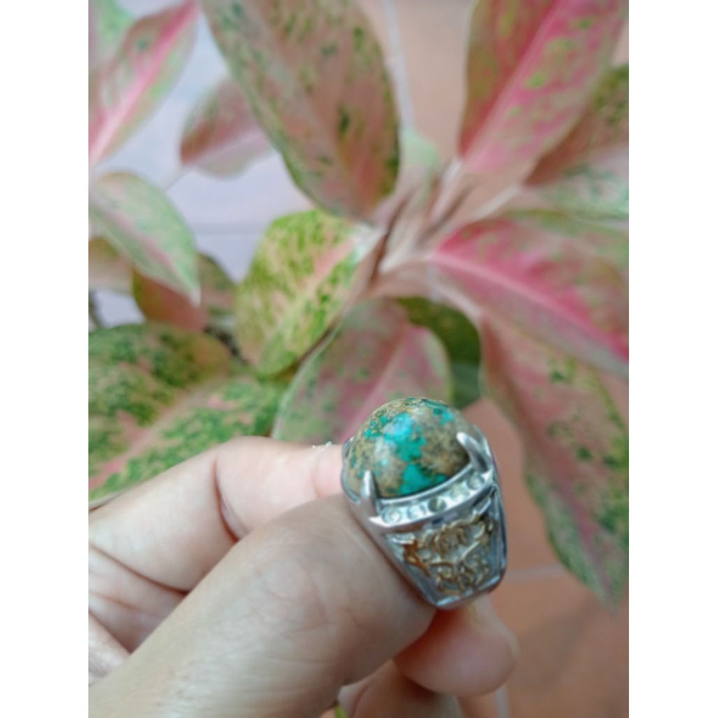 Batu Pirus Persia lawasan