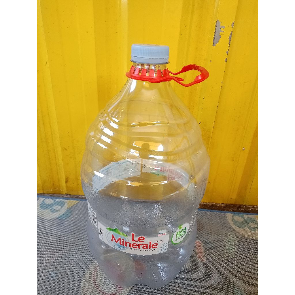 

Galon Le Minerale KOSONG Bersih 15liter Ada Pegangan,Tutup Rapat+Bonus Tissue