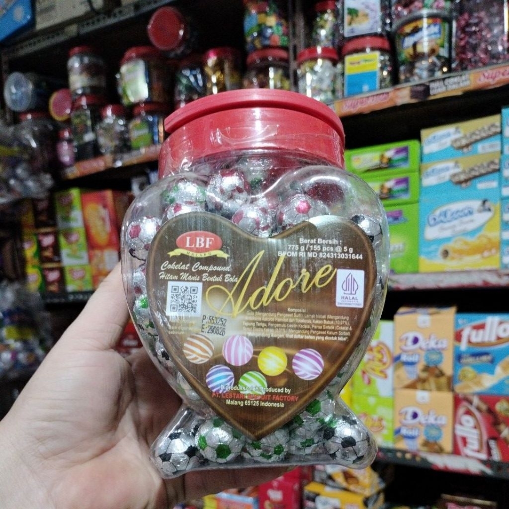 

COKELAT BOLA ADORE 775g/155pcs@5g