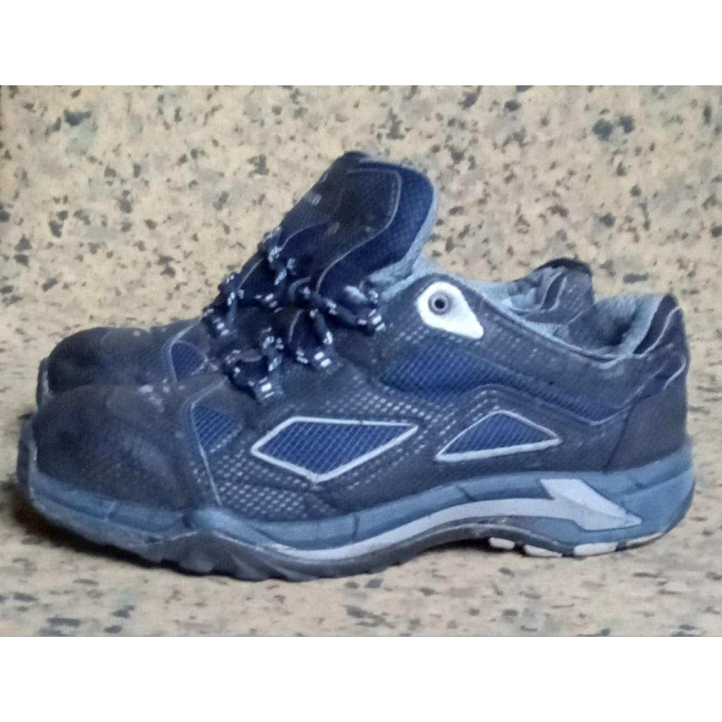 Ziben sepatu safety second size 42