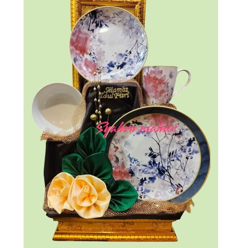 

parsel lebaran 1/4 keramik parsel piring mangkok gelas