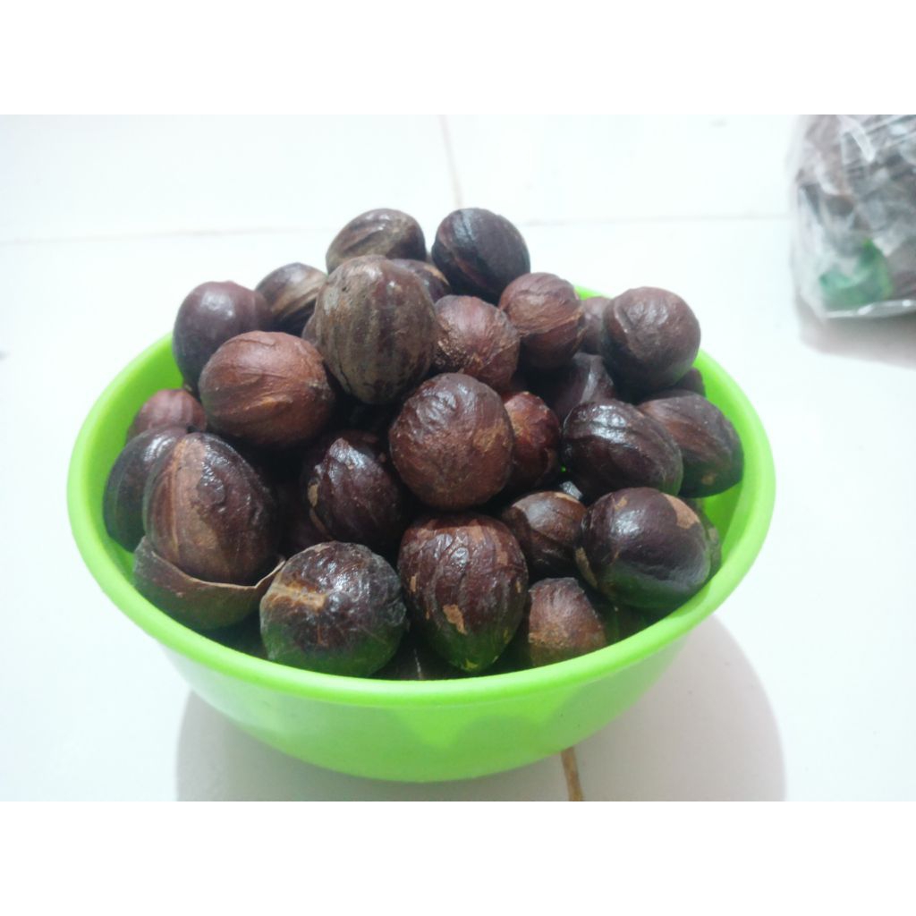 

Biji Pala kemasan 250Gram