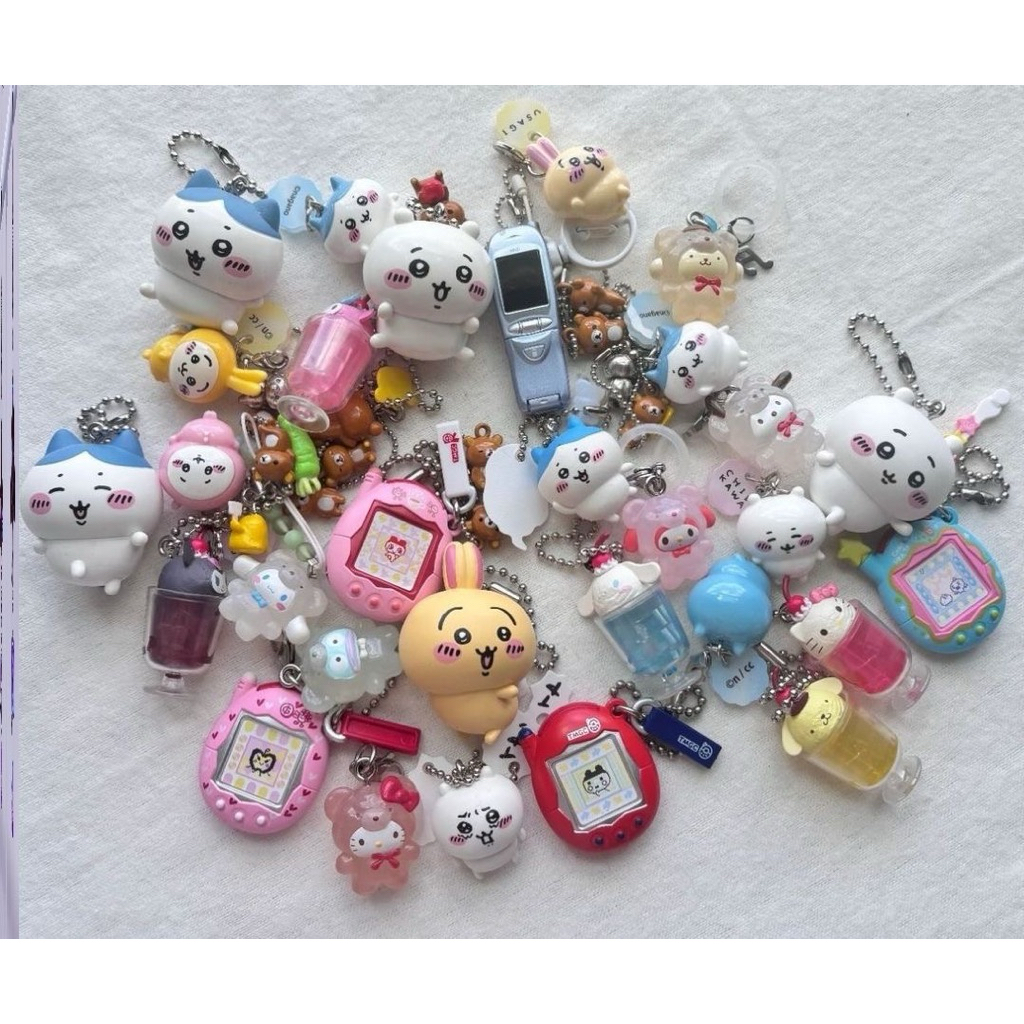 trinkets| gloomy bear, chikawa, tomogachi, kewpie, animal crossing,sonny angel, smiski, disney, beet